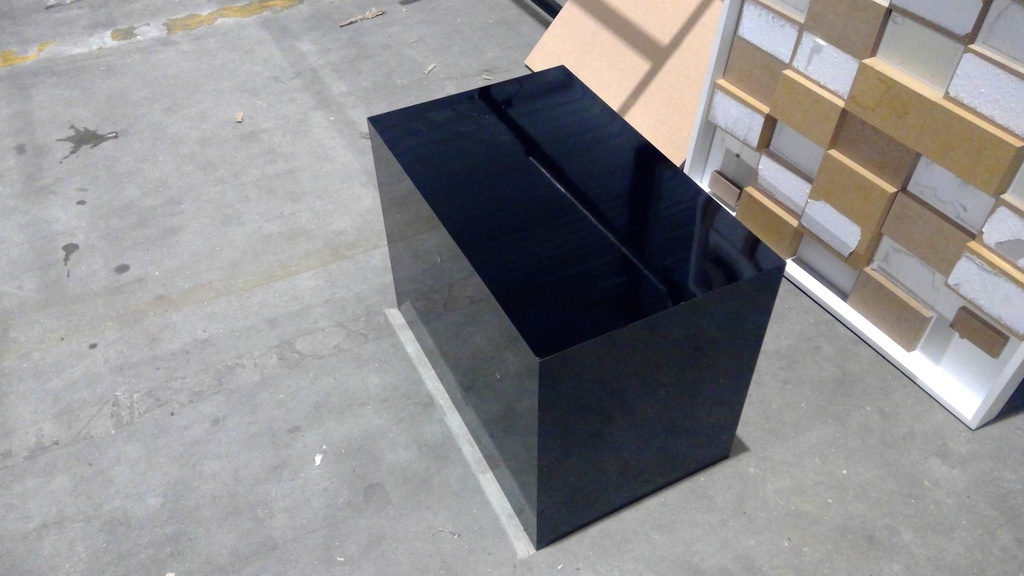 (MONTREUIL) Mini socle noir
