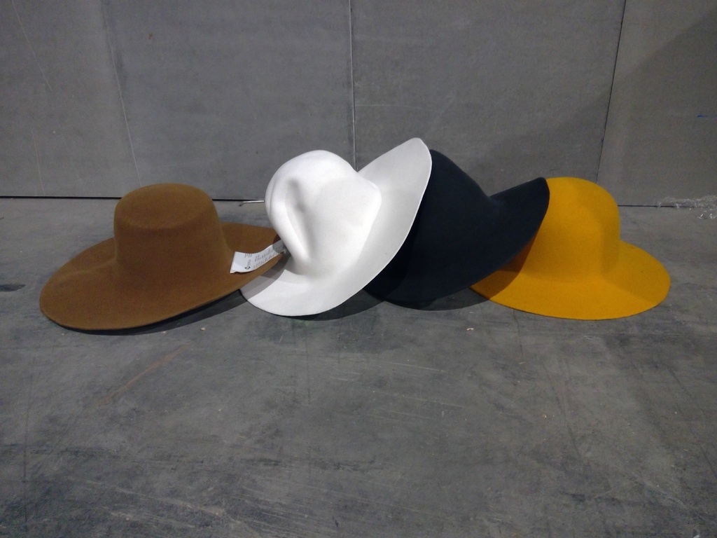(MONTREUIL) CHAPEAU