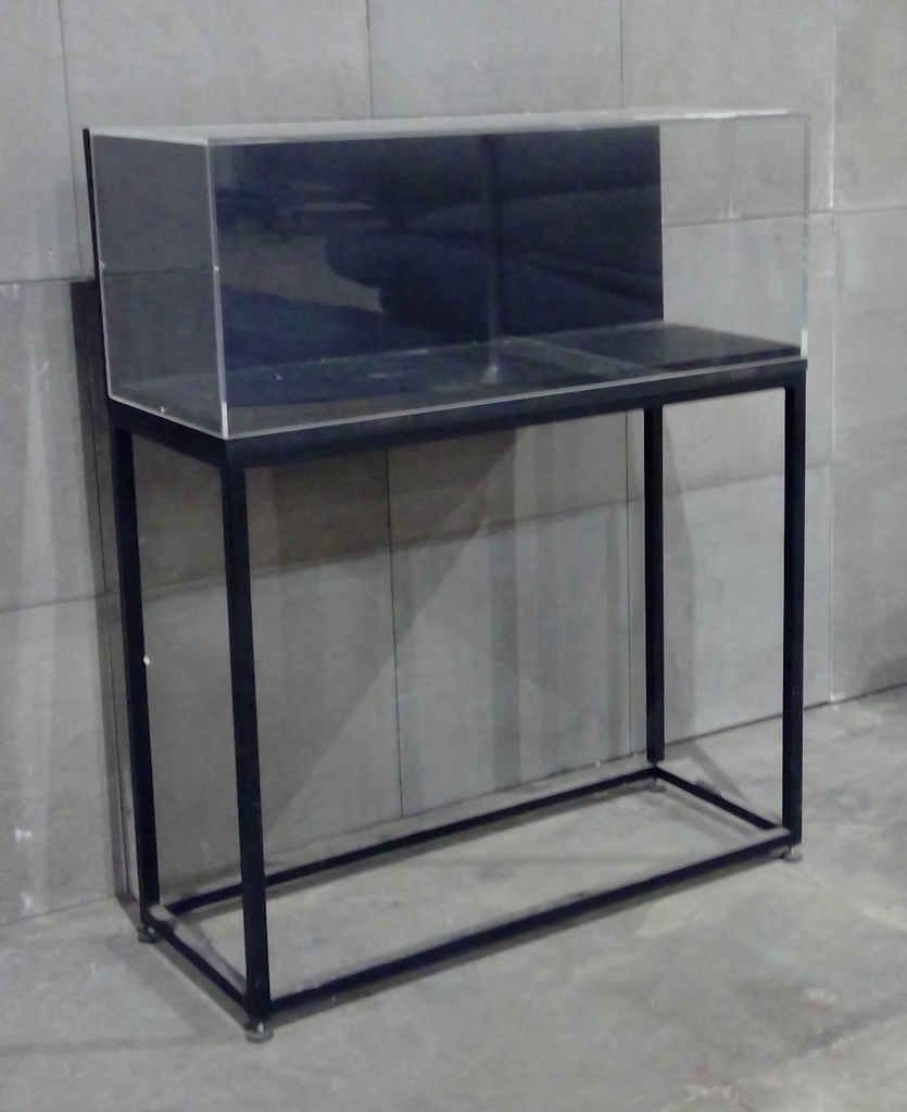 (MONTREUIL) Vitrine Plexi pieds métal