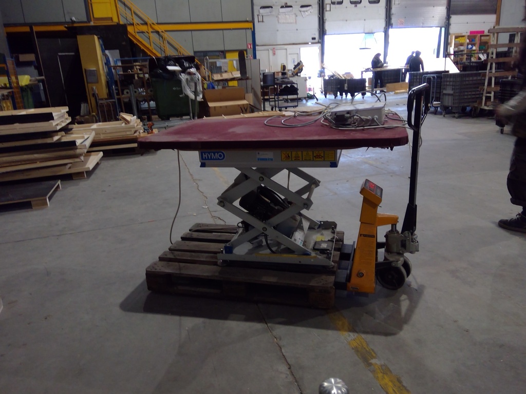 (MONTREUIL) Table pneumatique