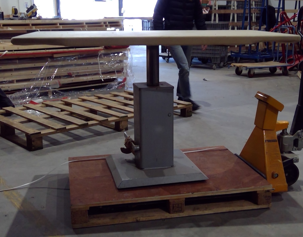(MONTREUIL) Table pneumatique FIXE