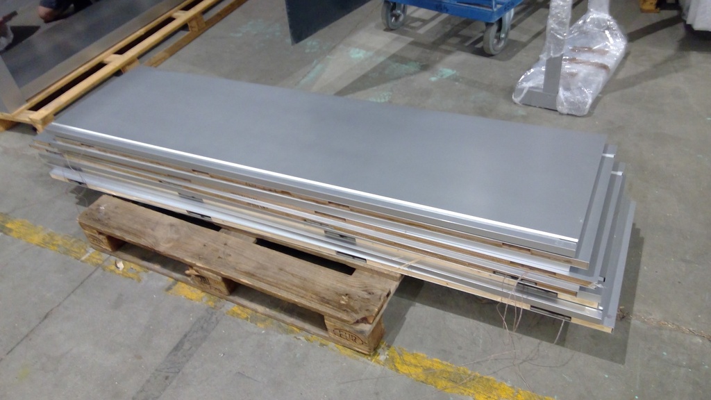 (PANTIN) Grande planche MDF argent