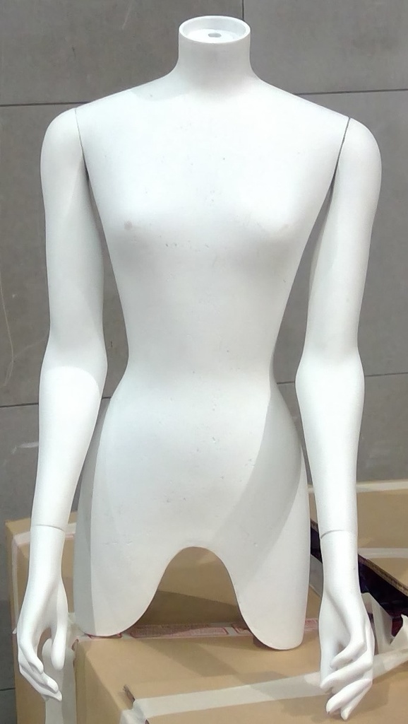 (MONTREUIL) Mannequin 180821