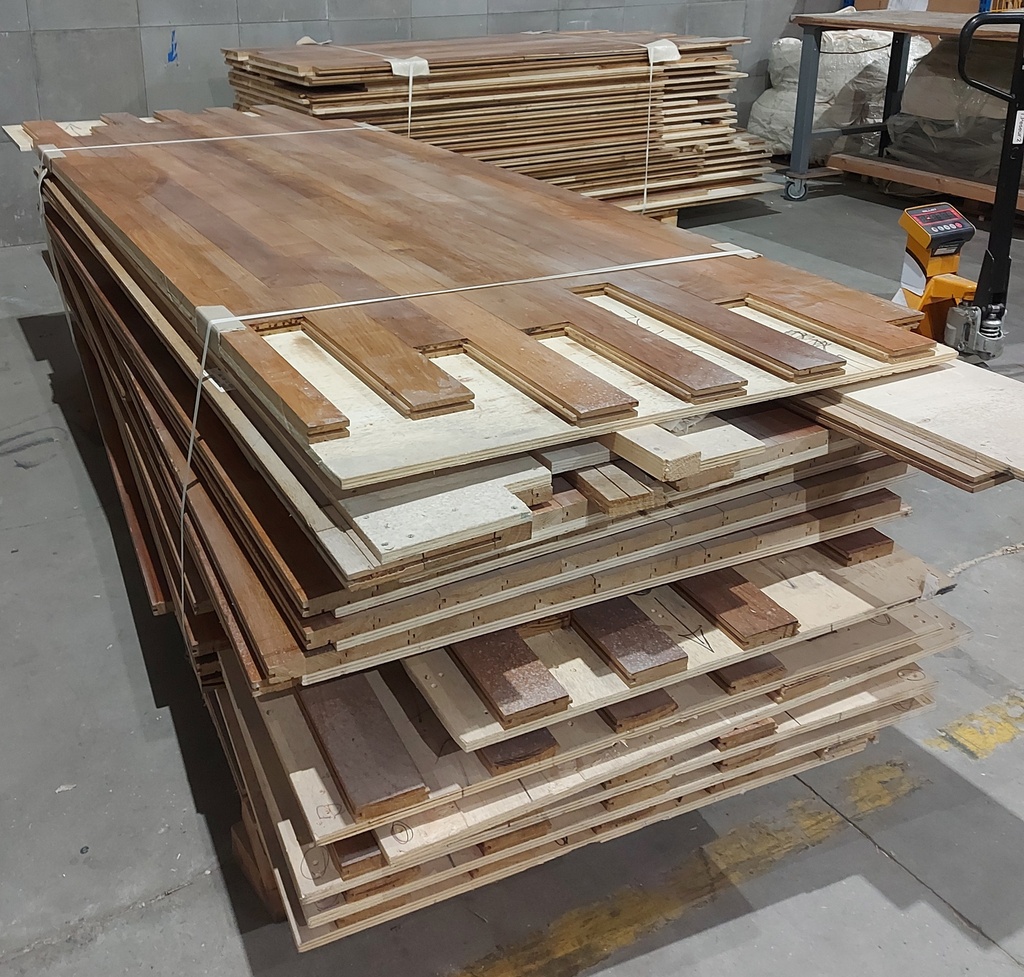 (MONTREUIL) Parquet Massif - CP 0504