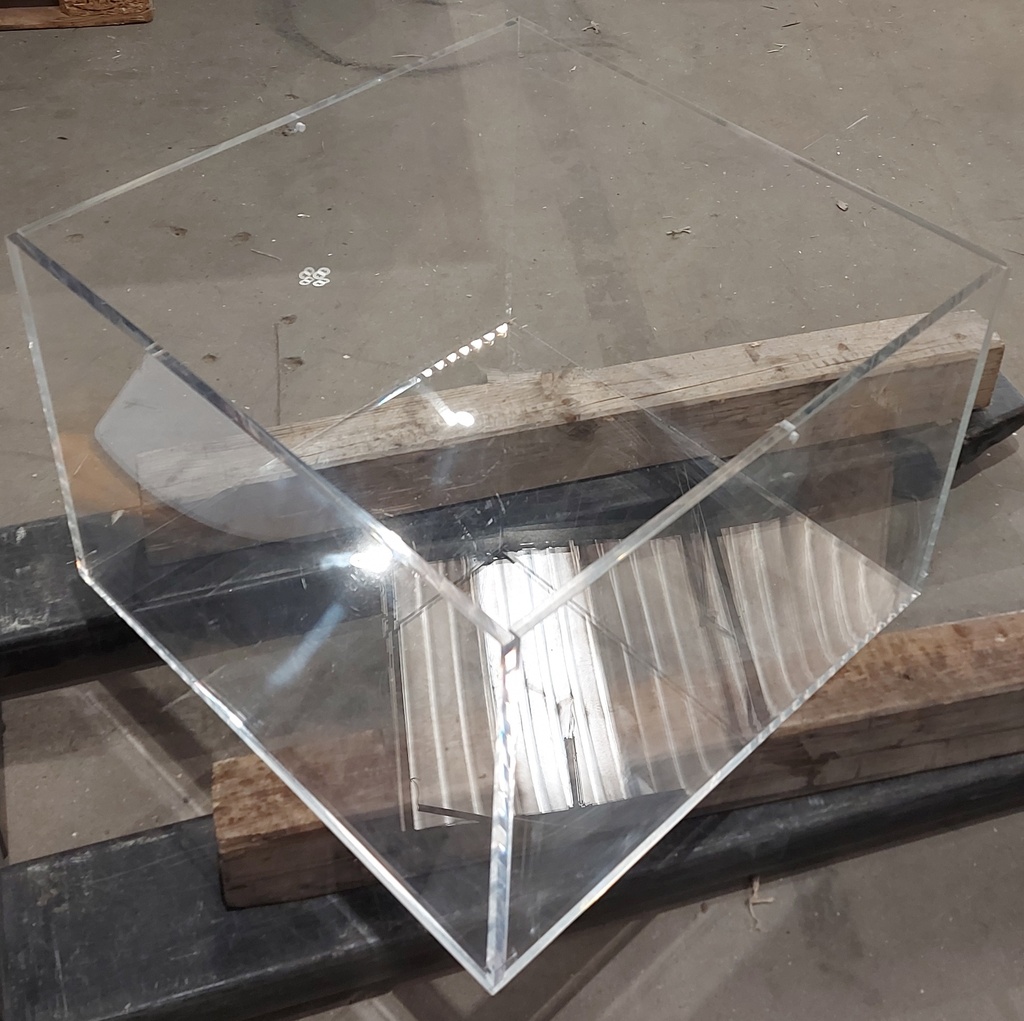 (PANTIN) Vitrine Plexi R 01