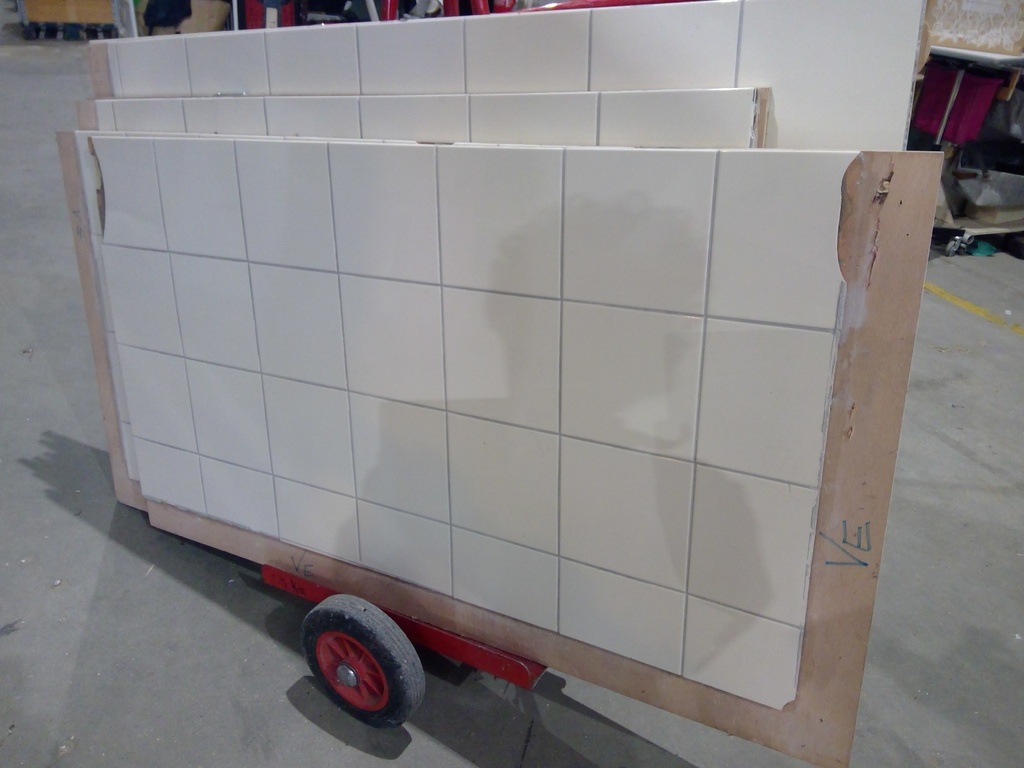 (PANTIN) Châssis carrelage 15€