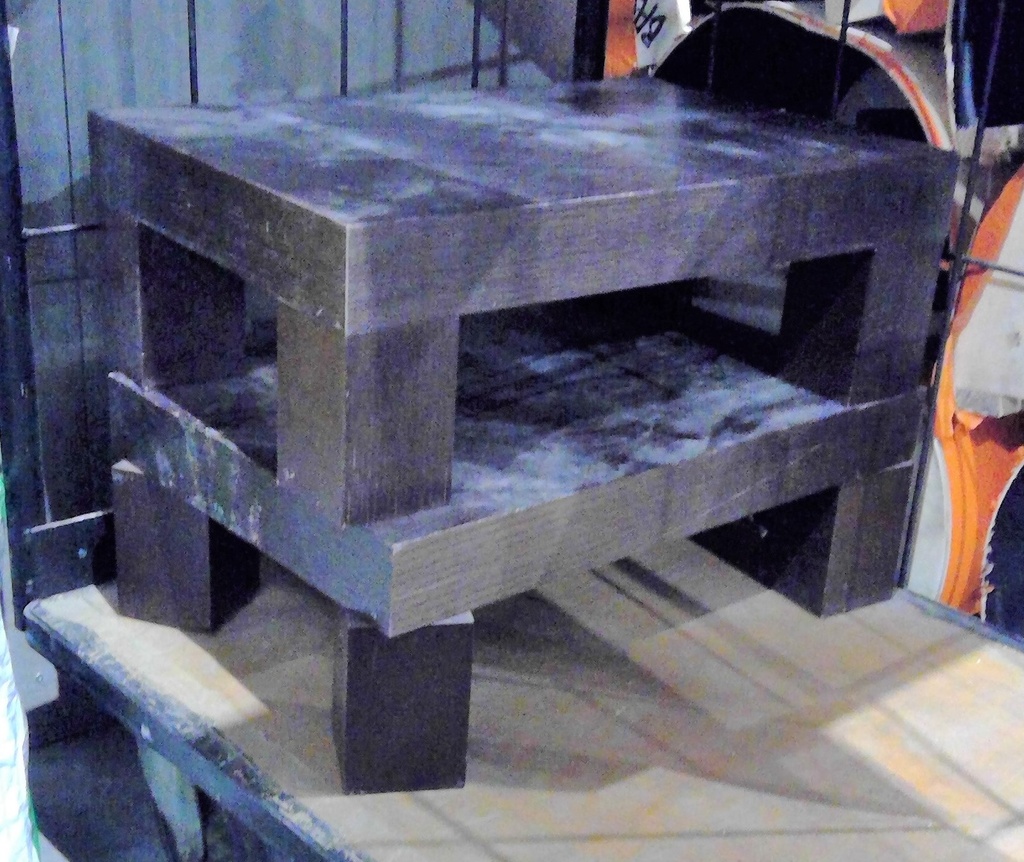 (MONTREUIL) Petite table à 5€