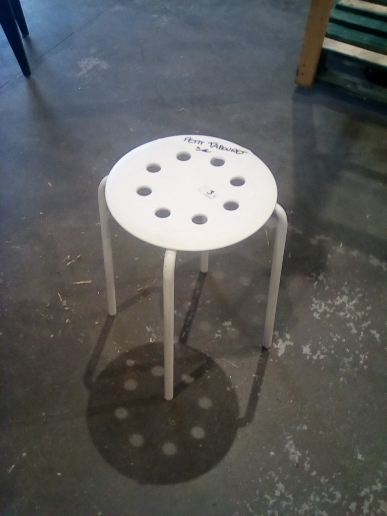 (PANTIN) Tabouret à 3€