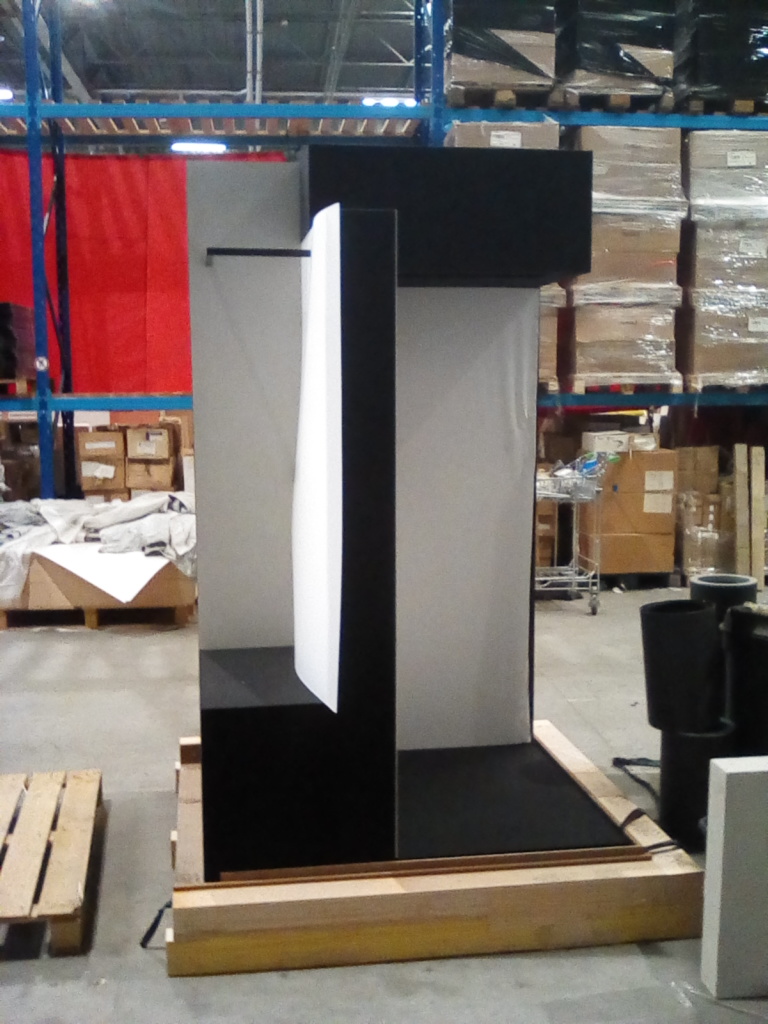 (MONTREUIL) Showroom Cabine Noire